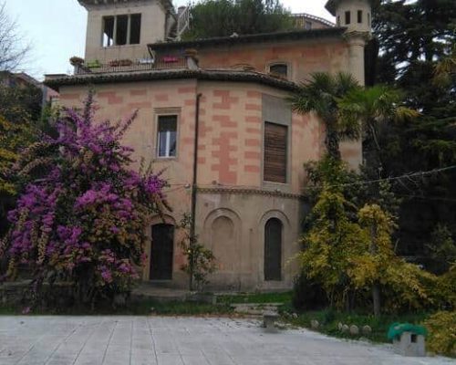 d0976e6d-8f9b-4532-9714-2067101e0b96